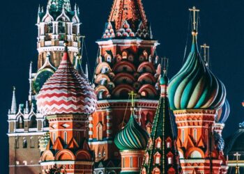 Rússia enfrenta fuga de cérebros: ‘Melhor forma de lutar contra Putin é emigrar’