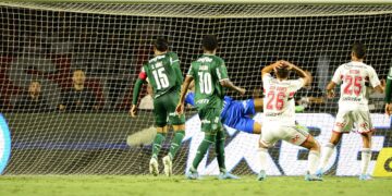 São Paulo vence Palmeiras no primeiro jogo da final do Paulista