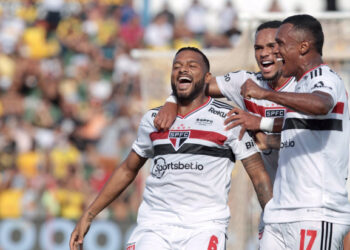 São Paulo faz 3 a 0 no Mirassol e garante primeiro lugar de grupo no Paulistão