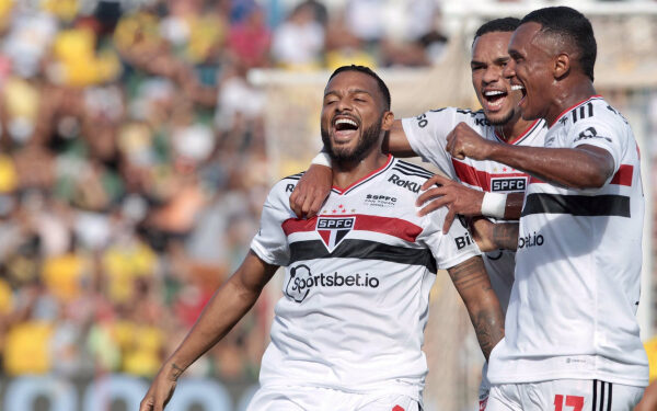 São Paulo faz 3 a 0 no Mirassol e garante primeiro lugar de grupo no Paulistão