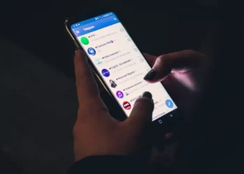 AGU recorre contra decisão de Alexandre que suspendeu Telegram