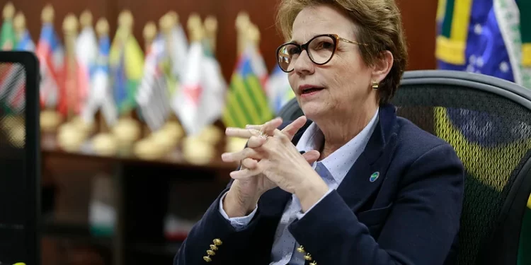 No Canadá, Tereza Cristina negocia aumento da oferta de fertilizantes