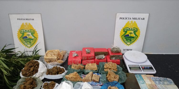 Polícia fecha ‘biqueira’ no Bairro Cascavel