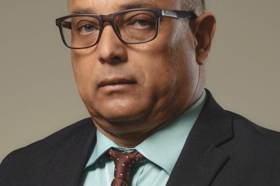 Assista o video: “Todo aquele que agride a mulher fisicamente é um gay enrustido”, diz vereador durante sessão em Paranaguá