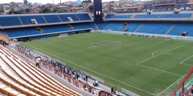 Palmeiras enfrenta Corinthians na Arena Barueri pela primeira vez na história do Derby