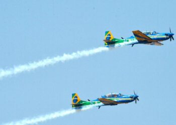 Apresentação da Esquadrilha da Fumaça em Ponta Grossa é adiada após queda de avião Super Tucano