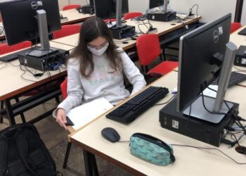 Brasileira do interior paulista é aprovada no MIT aos 17 anos