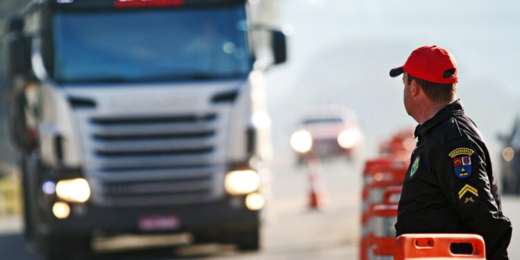 Rodovias estaduais terão policiamento reforçado durante o feriado de Páscoa