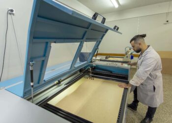 Universidade Estadual de Maringá inaugura oficina tecnológica inspirada no MIT, dos EUA