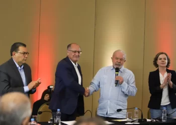 Bolsonaro e PSDB ironizam aliança entre Lula e Alckmin