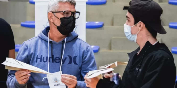 Competição de Mundial de Aviãozinho de Papel tem três paranaenses na final brasileira