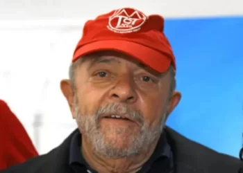 Lula sugere acabar com o conflito na Ucrânia em uma ‘mesa tomando cerveja’