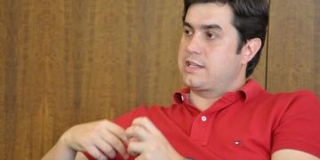 Cesar Silvestre Filho e Ratinho Junior protagonizam tiroteio nas redes