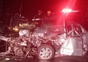 Mãe e filhos morrem em colisão entre carro e ônibus na PR-542