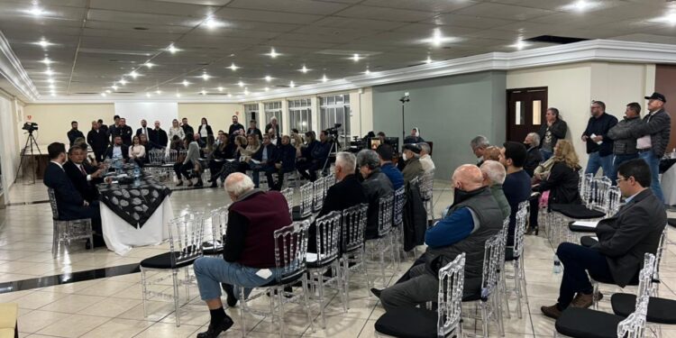 Delegados restringem serviços em protesto ao governo