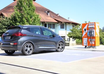 Copel amplia eletrovia para recarga de veículos elétricos até Londrina e Joinville