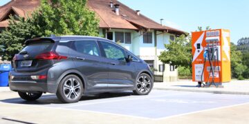 Copel amplia eletrovia para recarga de veículos elétricos até Londrina e Joinville