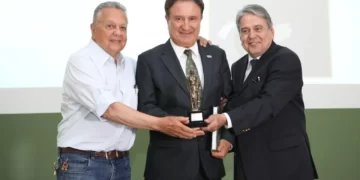 Prêmio Agrônomo do Ano é entregue a Evaristo de Miranda