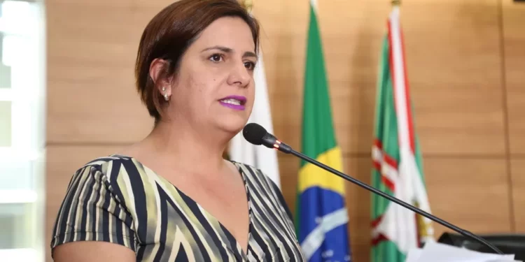 Ex-vereadora Fabiane Rosa é condenada a mais de 40 anos de prisão por peculato e concussão