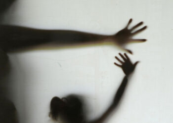 Em três anos, feminicídios deixam mais de 400 crianças órfãs no Paraná