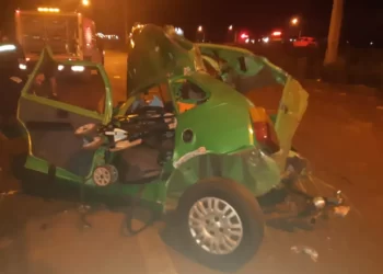 Bebê e outras três pessoas morrem após carro partir ao meio em batida na BR-277, em Foz do Iguaçu