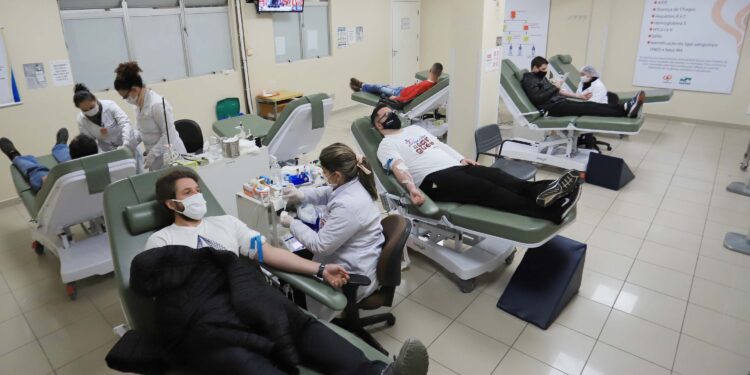 Hemepar convoca doadores para manter estoque no feriado prolongado da Semana Santa