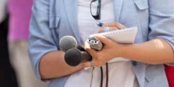 No dia do jornalista, é preciso ressaltar o cuidado com a saúde mental da classe&nbsp;