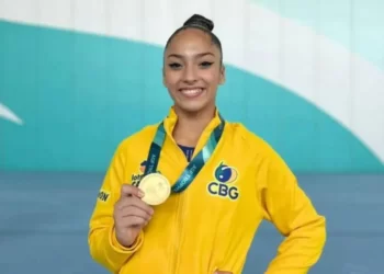 Brasileira de 16 anos fatura ouro na Copa do Mundo de Ginástica no Azerbaijão