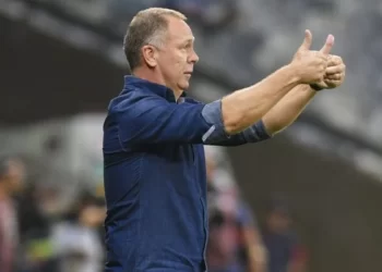 Mano Menezes é anunciado como novo técnico do Inter