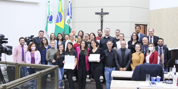 Funcionários do Melhor em Casa recebem moção de aplausos na Câmara Municipal