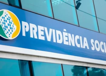 Cerca de 80% dos médicos peritos do INSS no Paraná estão em greve, diz sindicato