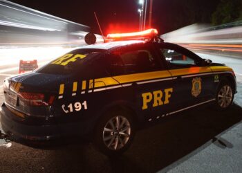 Após acidente, PRF apreende adolescente com mais de 300 quilos de maconha