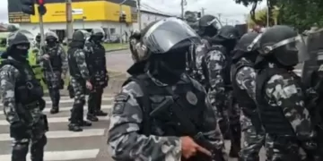 Policiais civis tentam fechar cerco contra Ratinho Jr, vão atrás dele no Detran-PR e têm atrito com tropa de choque