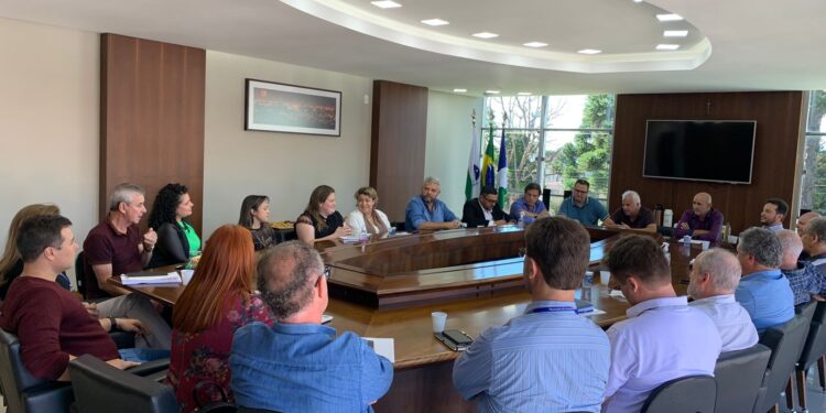 Prefeito se reúne com secretários municipais para alinhar projetos