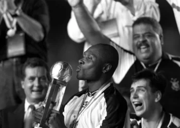 Morre Rincón, campeão mundial no Corinthians e destaque da grande geração colombiana