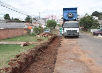 Equipes da Surg realizam obras de pavimentação asfáltica e ampliação