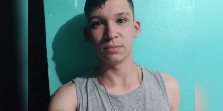 Familiares e amigos de Tiago Gabriel realizam manifestação clamando por justiça