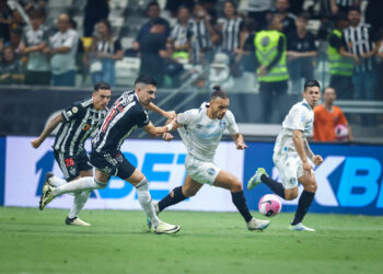 Grêmio Perde para o Atlético-MG em Jogo Marcado por Polêmicas na Arena MRV