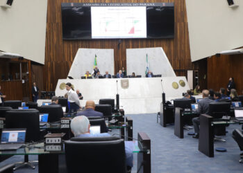 Paraná Registra Crescimento de 74,3% em Investimentos Públicos em 2024, Maior Expansão do País