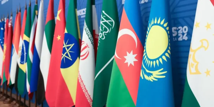 BRICS: Redução da Dependência do Dólar e Expansão com Novos Membros São Destaques da Cúpula em Outubro