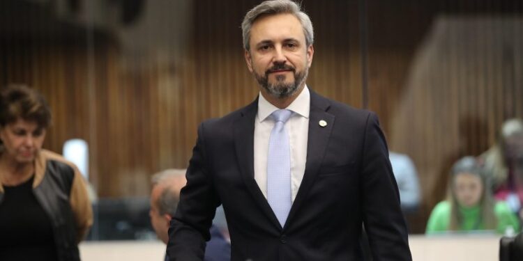 Deputado Fabio Oliveira Representa Assembleia em Importante Evento Nacional de Engenharia e Agronomia