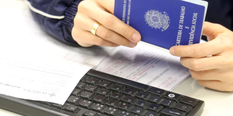 Governo do Paraná Realiza Mutirão de Empregos com 1.300 Vagas na Grande Curitiba