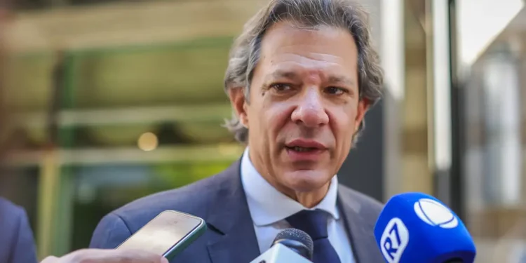 Arrecadação Fiscal Bate Recorde e Haddad Defende Nova Estratégia Econômica