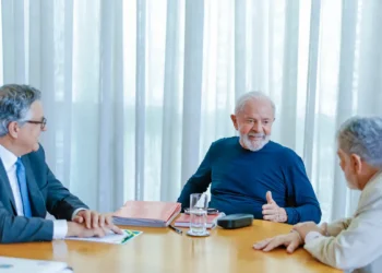 Lula Recebe Alta para Retomar Rotina Após Queda no Palácio da Alvorada