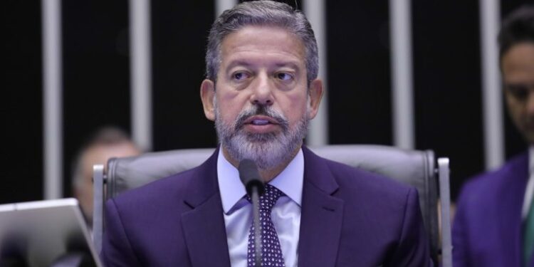 Lira defende PEC que limita decisões monocráticas e garante previsibilidade ao Judiciário