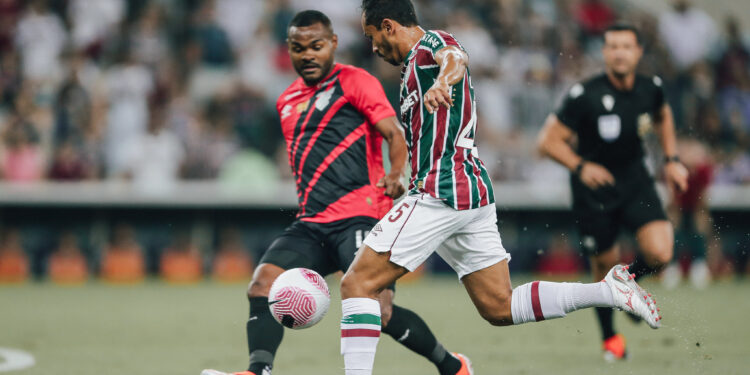 Fluminense Supera Athletico-PR com Gol de Cano e Faz a Festa no Maracanã