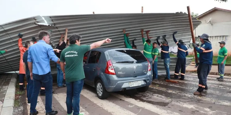 Tempestades Devastam o Paraná e Deixam Milhares sem Energia no Sul do País