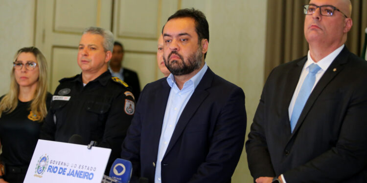 “Entre Promessas e Realidade: Cláudio Castro Cobra Apoio de Lula para Combater Terror na Avenida Brasil”