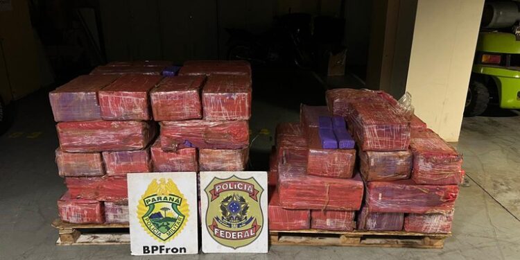 Megaapreensão em Terra Roxa: Polícia Federal e BPFron Interceptam 1.210 Kg de Maconha