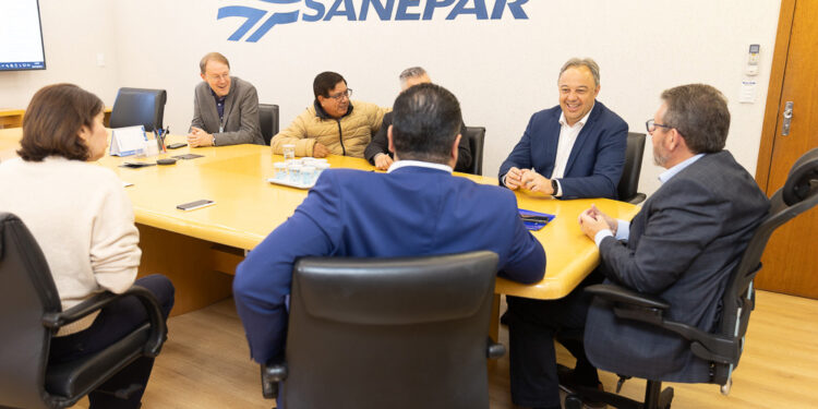 Bihl Elerian Zanetti Assume Diretoria Comercial da Sanepar em Cerimônia de Posse